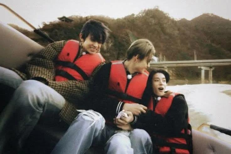7engeneii's tweet photo. Can i get 100 tags for our Lee family...

엔진은 공정함을 요구합니다.
#EN_MISTREATMENT_UNacceptable
#BOYCOTT_BELIFT_FOR_OUR_SEVEN https://t.co/9LR3lAUGVC