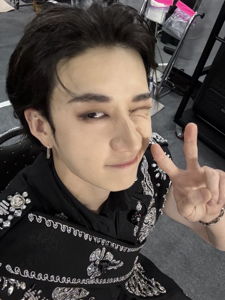 ˖ 𑣲 thea & that || #1 comflex glazer tweet media