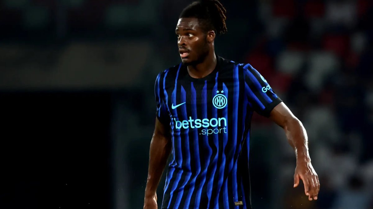 SportMania_IT's tweet photo. Fatta per il rinnovo di Yann Aurel #Bisseck con l’#Inter fino al 2031. https://t.co/BJNlf2DcO1