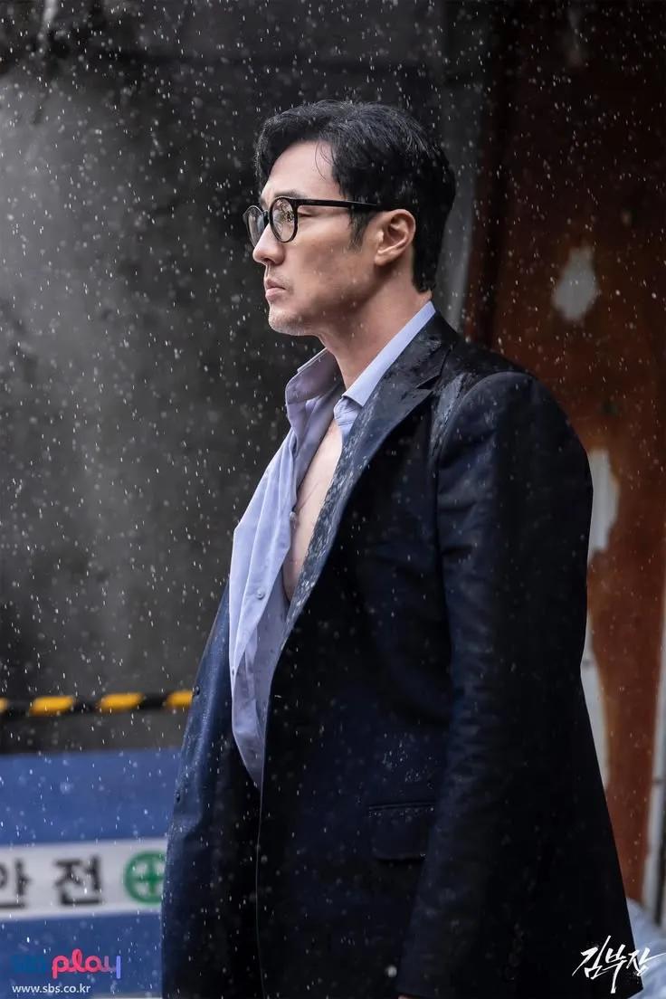 aaeify's tweet photo. Perfectly wrapped up endings like this are so rare in K-dramas... I was so worried lol. 

Agent Kim Reactivated nailed every single moment of its finale. I was literally clapping.

A huge thank you to the entire cast and crew, and a special shout out to So Ji sub. His emotional range was absolutely phenomenal. 

Baeksang, this performance deserves your attention.

10/10.
 I'll miss this drama and the three idiots so much❤️

#SoJiSub #ChoiDaeHoon #YoonKyungHo