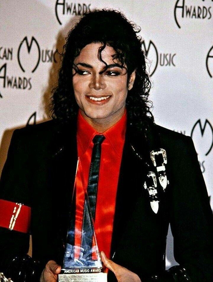 karkonzana's tweet photo. Michael Jackson is the Guinness World Records holder for the most American Music Awards won by a male artist (26). https://t.co/ZYs7509SVK
