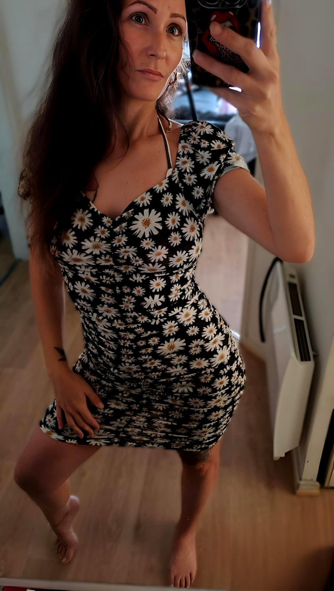 DivineC67's tweet photo. Je veux tous vous voir front au sol entrain d'aboyer dans mes dm pour me souhaiter un bon retour 

@RT_Promo_Ant @Brun0Parent @RtSlavv @UselessSlMP @CuriousFindomme @celebfrench71  @FetishFame @ProProm00 @RTslave_findom @dommes_rt @Justaguy7575  @rtsubbi @Slaveng1  @RTLoveFeet @Shaynez_Soumize  @Scarlett_mudpup  @RtPuppy3 @DrinkerSweat @docile_antoine2 
#findom #femdom