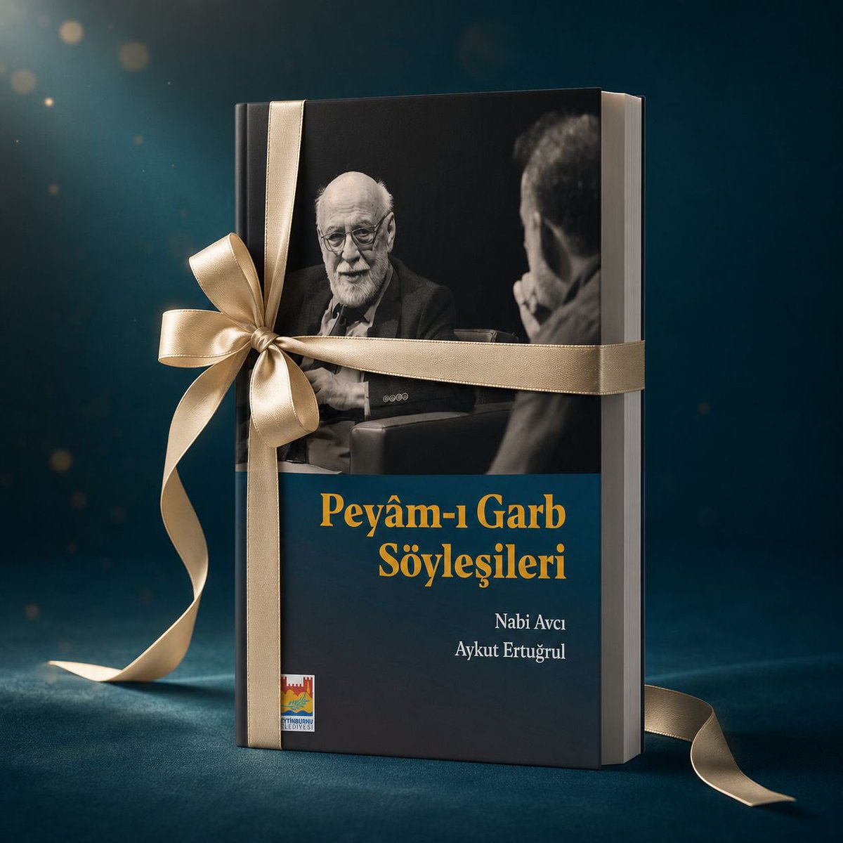omerrarisoy's tweet photo. Nabi Avcı Hocamızın kitabı vesilesiyle hediye perhizimizi bozuyoruz:)

Adettendir; takip ve rt gerekiyor tabii.

Hediye kitap sayısı 10, kargo bizden, katılım süresi 48 saat.

Buyurun dostlar, buyurun sevgili kitapseverler. https://t.co/WuWABby3S2