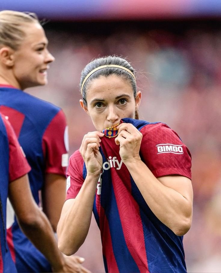 futfembarca's tweet photo. 🗣️ Aitana: "Cada jugadora es libre de decidir su propio camino, nuestra labor es seguir siendo el Barça, tenemos un estilo y un modelo único, el Barça siempre seguirá siendo el Barça".

- @mundodeportivo https://t.co/XzOkyt4NPc