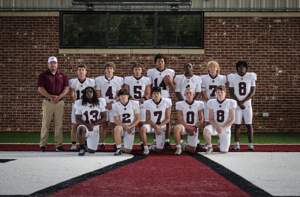 HeardBraves's tweet photo. Team 54’s Running Back room with Coach Jody Pike! #TheStable #TheHCway https://t.co/z8WSObTKa3