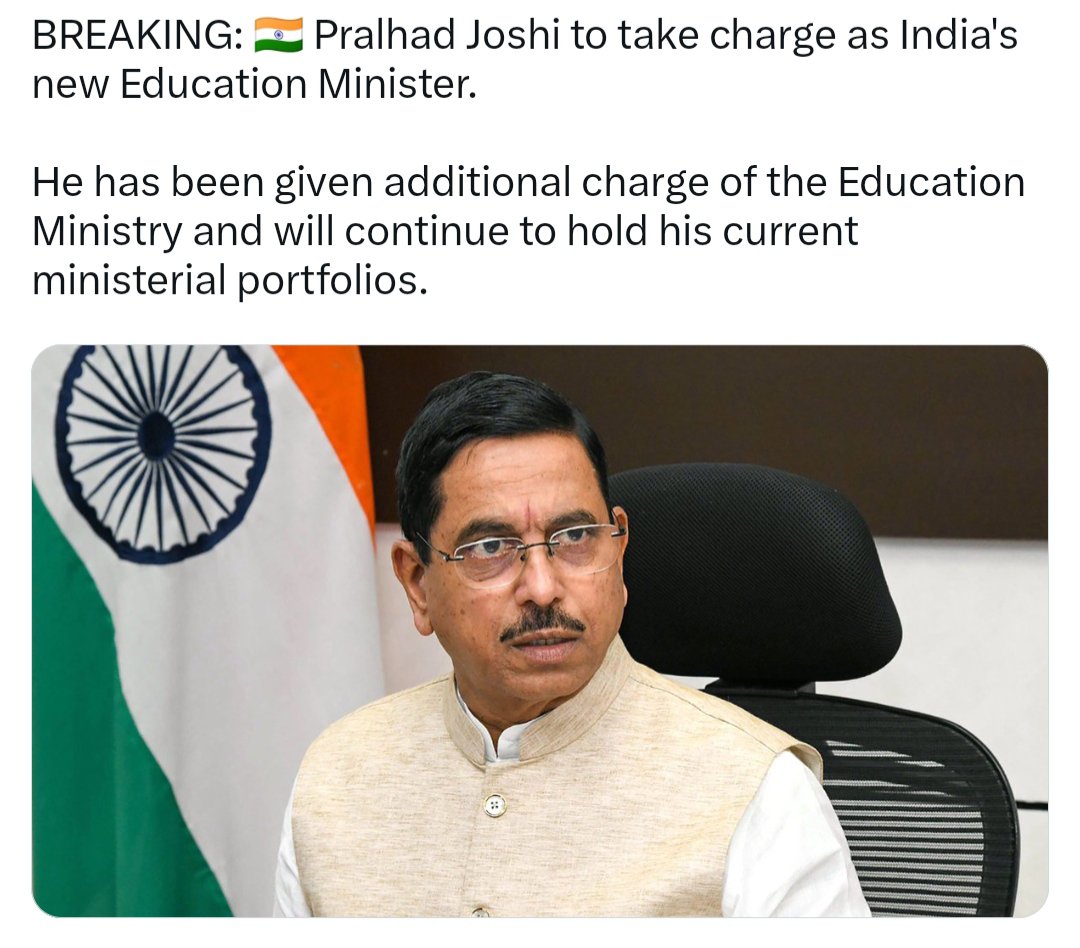 oye_arya's tweet photo. प्रधानमंत्री के बहुत ही करीबी रहे कर्नाटक के प्रहलाद जोशी बने नए Education Minister https://t.co/VqlFfdZXhW