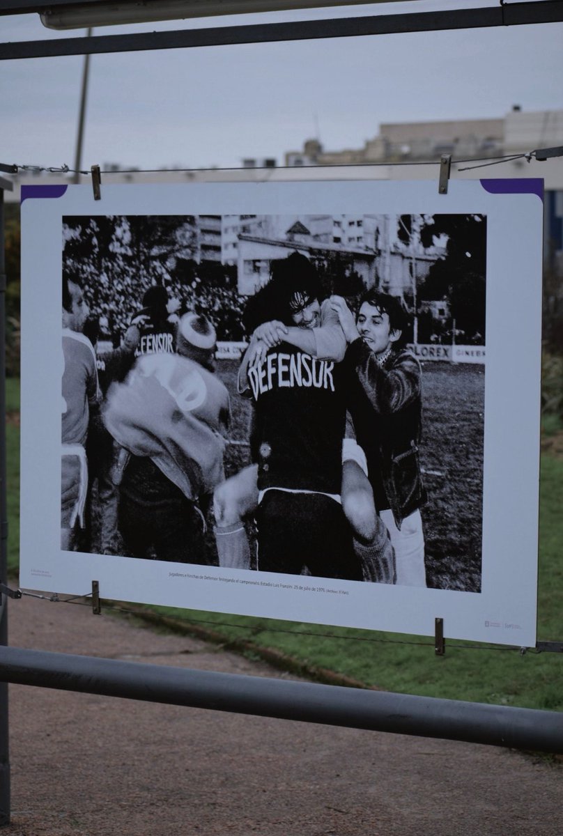 DefensorSp's tweet photo. Un repaso por la Historia 📜

Emotivo momento en la Fotogalería del Parque Rodó, recordando nuestro primer campeonato uruguayo, gesta que cambió para siempre la historia nuestro fútbol. https://t.co/9xw19Zraya