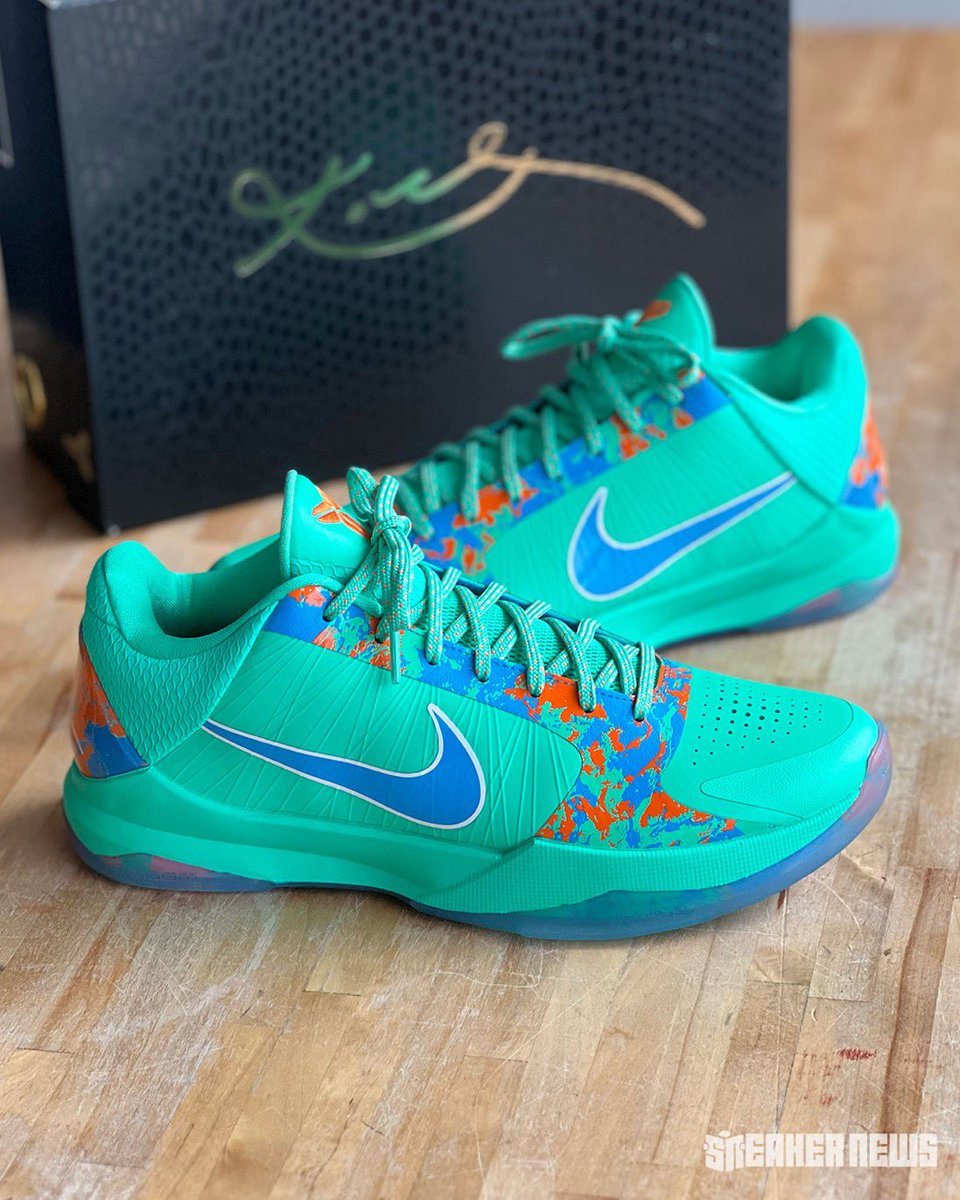 KelvinKsuarez's tweet photo. Are we still getting these August 1st? I don’t see them on any footsites or the SNKRS app. @snkr_twitr @thesnkrsleaker @JustFreshKicks @brkicks https://t.co/zcOiMTi02N