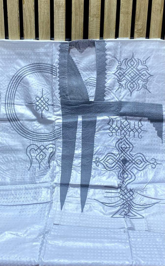 gidantextile's tweet photo. Ready To Wear Babban Riga

Price 🔖₦75,000

Kano https://t.co/96ZUKhSeOq