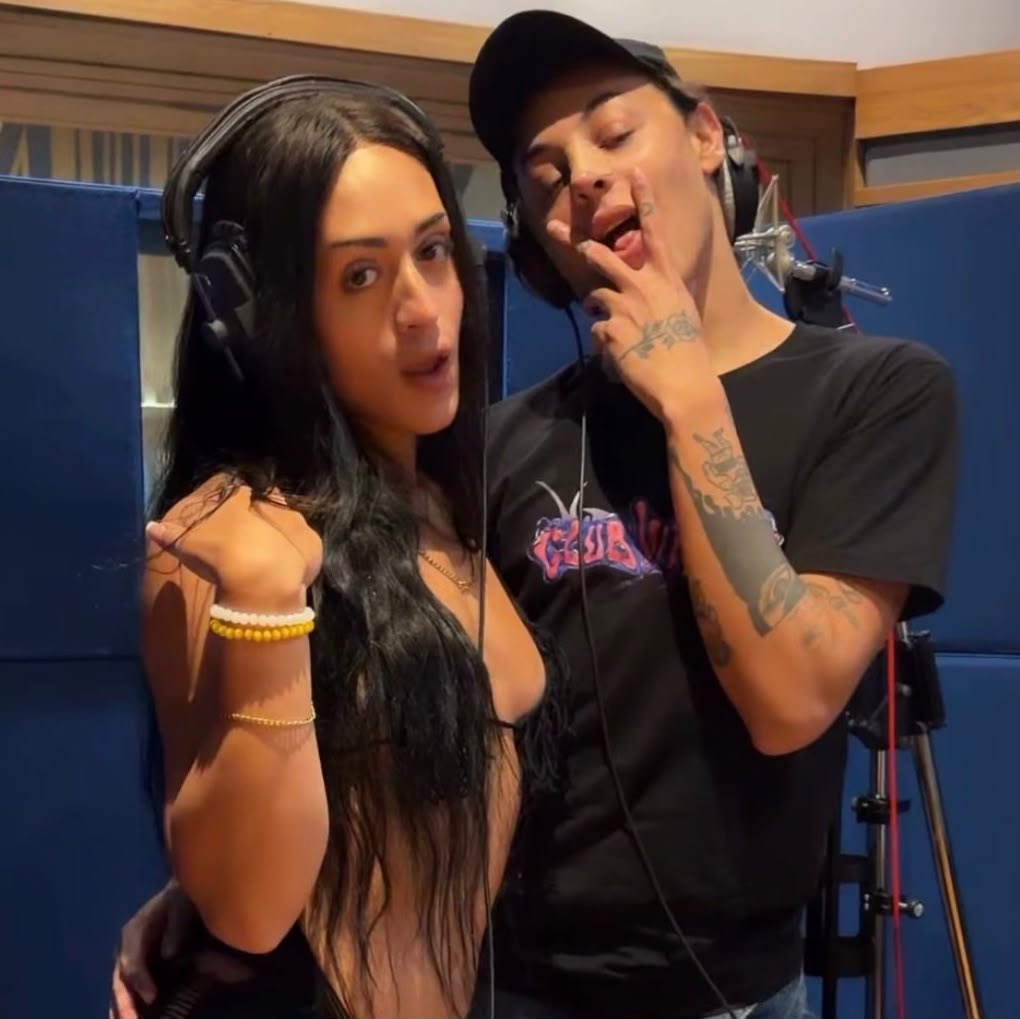 updatecultura's tweet photo. Villano Antillano sobre colaborar com Pabllo Vittar em ROCKSTAR: 

“Fluiu naturalmente. Fico feliz por termos compartilhado o estúdio, visto uma à outra trabalhando, criado músicas juntas e passado esse tempo.” https://t.co/T0e24hXyij