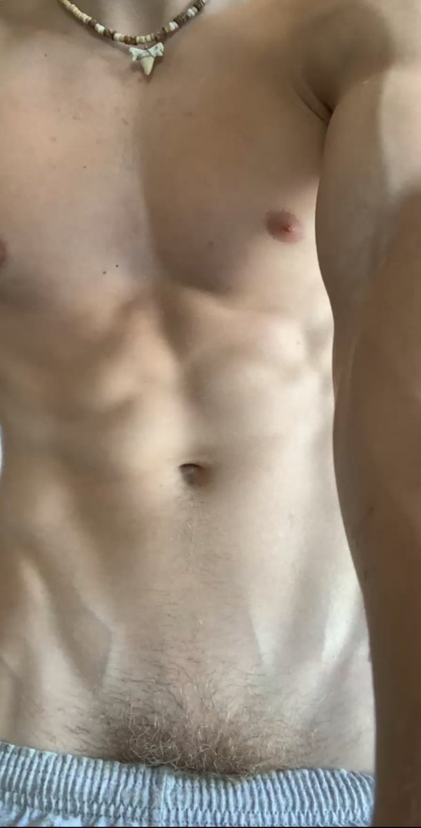 loganwallcb's tweet photo. You like veiny guys with a bush? https://t.co/yh17UsFcn5