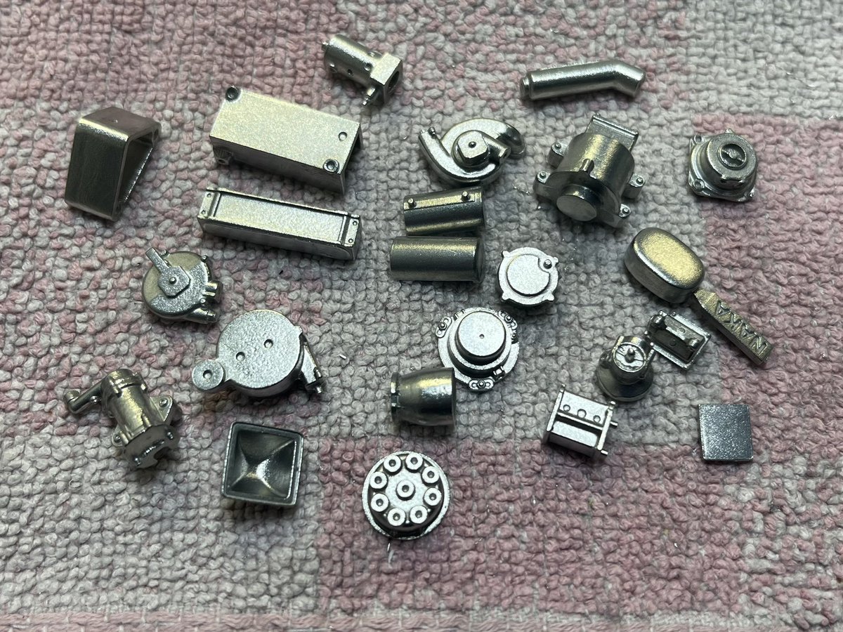 RXx81685's tweet photo. MFH 1/12 Tyrrell 019
メタルパーツの処理。
パーティングライン削って
バレル研磨✨ https://t.co/7oHoxNVjWK