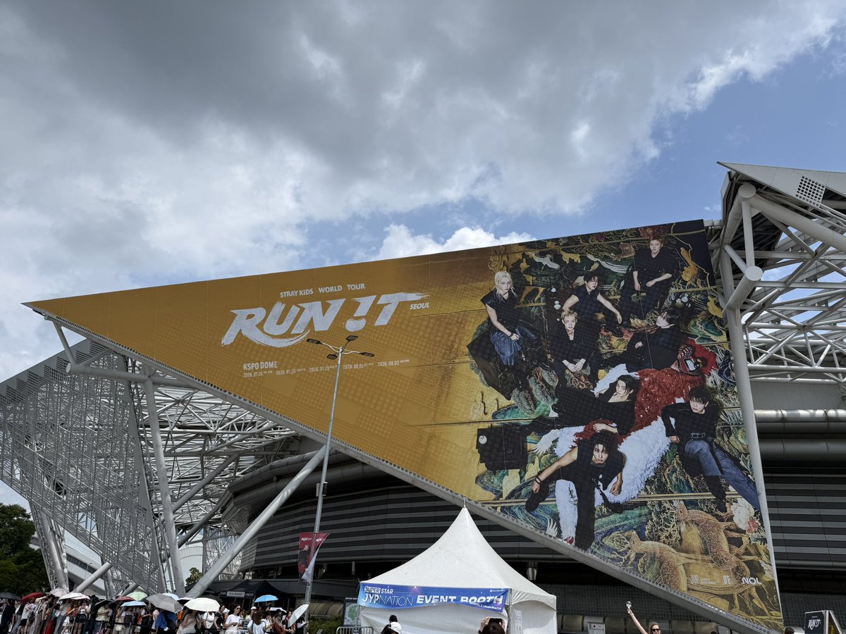 _ksm0922's tweet photo. 初めてのKSPO🇰🇷🏃 https://t.co/COyaXWyrED