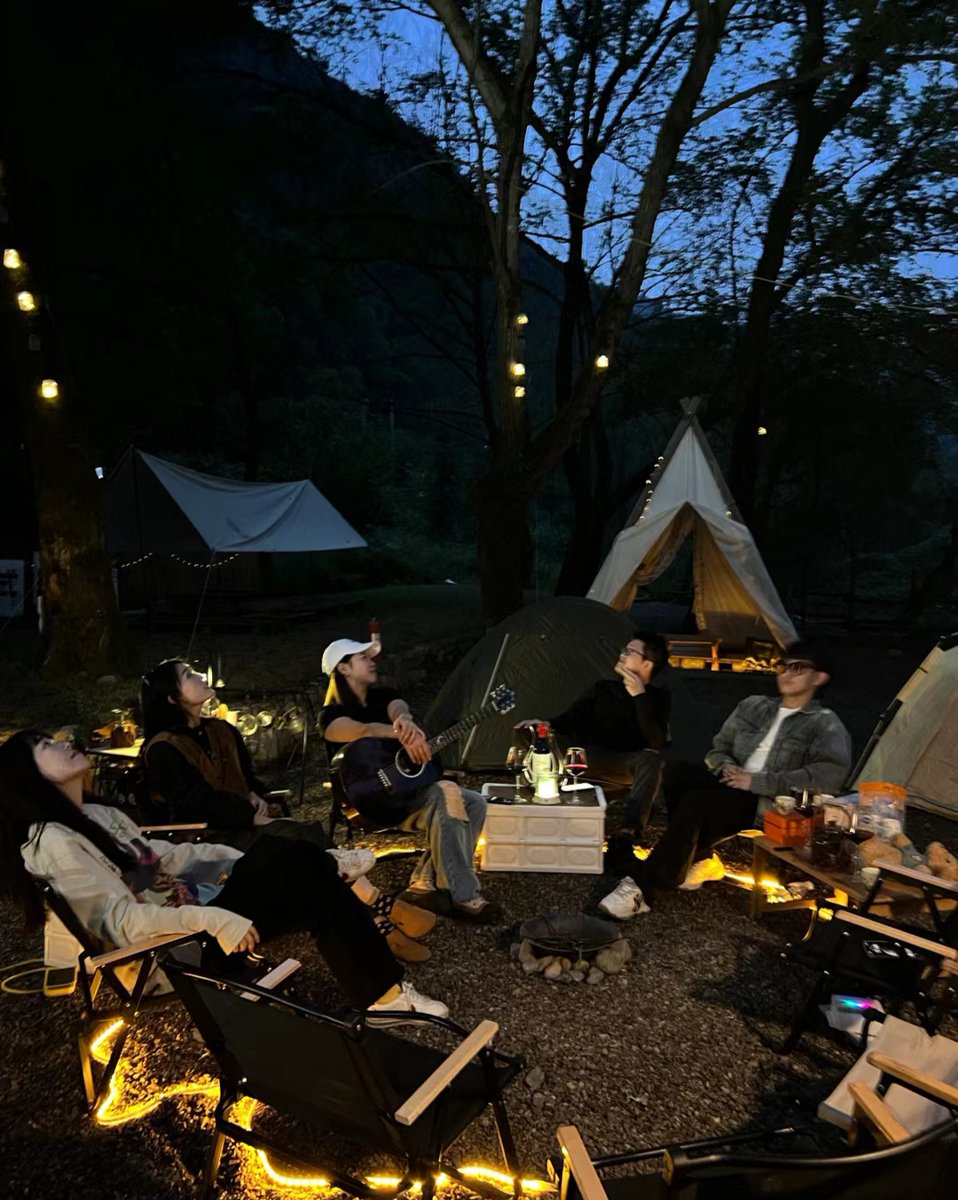 cfhsisjb's tweet photo. Camped under a sky full of stars, roasted s’mores that made my taste buds dance, and left with a heart full of quiet magic—this is why weekends were made for the woods https://t.co/mT6S5UaVst