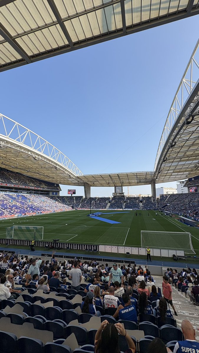 DiegoReis5_'s tweet photo. FC PORTO - ASTON VILLA https://t.co/vMieb9Vrqe