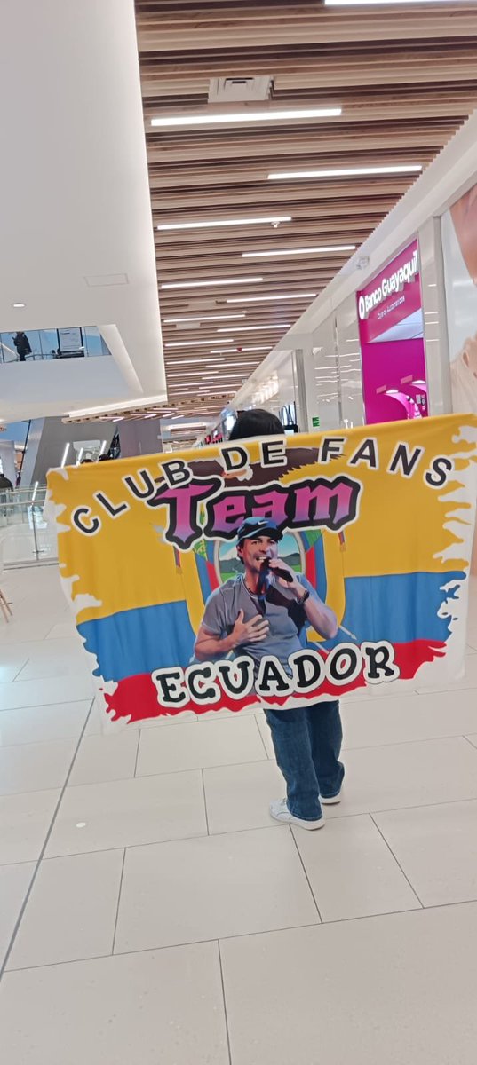 teamchayanne_ec's tweet photo. @CHAYANNEMUSIC Regresa pronto a 🇪🇨 te extrañamos. https://t.co/I9JYJG4rN2