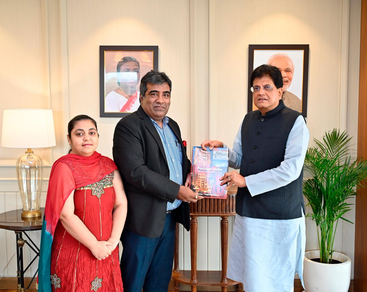 PiyushGoyalOffc's tweet photo. Minister @PiyushGoyal held a meeting with Mr. Rajendra Kumar, Architect &amp; Author.

They discussed avenues to further enhance India's professional services exports &amp; strengthen the global competitiveness of the country's architecture &amp; design ecosystem. https://t.co/la0glpX2qe