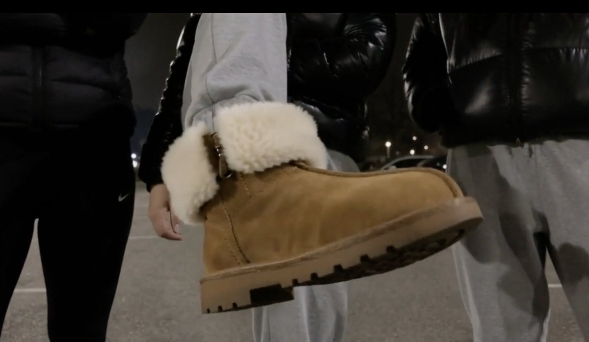 IworshipAI's tweet photo. PREVIEW - Group of girls make someone kneel, apologise, and kiss there shoes, and give them money, the girls are wearing Ugg boots and Nike AF1 trainers.

FULL VERSION - Link in BIO https://t.co/K0Sv6oYL1y