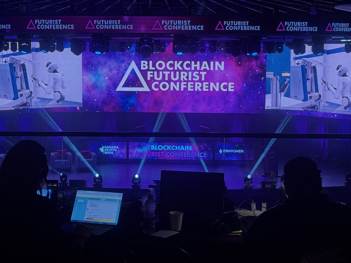 jefferymarston1's tweet photo. Random stage shots 🥳 Well done @Futurist_conf 💯🔥💪🏽 #controlbooth https://t.co/eBags8azuO