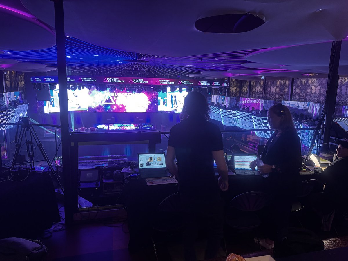 jefferymarston1's tweet photo. Random stage shots 🥳 Well done @Futurist_conf 💯🔥💪🏽 #controlbooth https://t.co/eBags8azuO