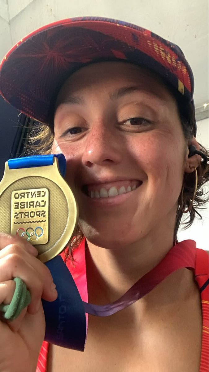 jjsayago's tweet photo. En sus 4tos  juegos CAC  Paola Pérez gana su 1era🥇 de oro en aguas abiertas. 

Lo de Paola es un ejemplo de consistencia BRUTAL 

Emigró a Chile 🇨🇱 se convirtió en madre hace menos de un año 

Y HOY es campeona de los @CentroCaribeS 

NUNCA subestimes a un venezolano https://t.co/ObY8yuN1da