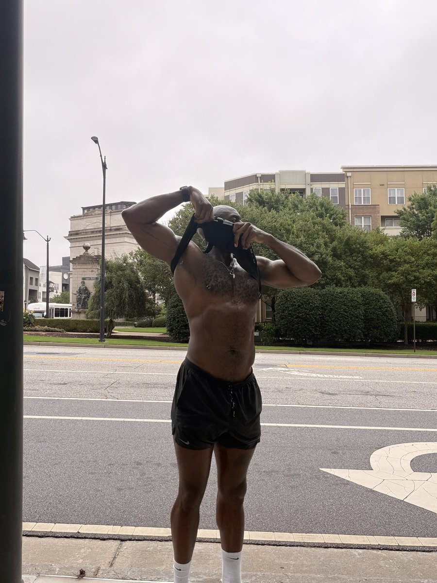 MOtule's tweet photo. 🏃🏾‍♂️💨 https://t.co/QWbdZcUiKx