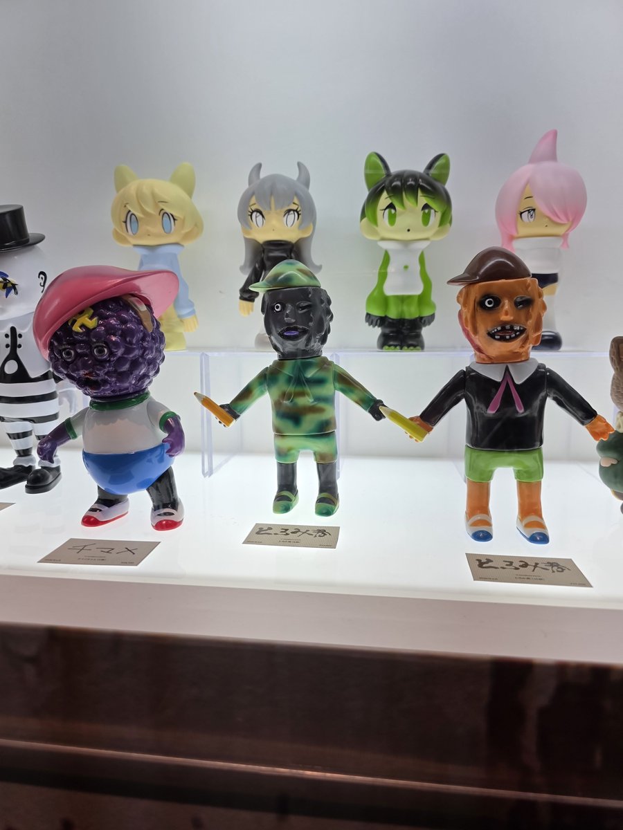 cri_ss's tweet photo. 25日の趣味の時間、その2。

『MEDICOM TOY 30th ANNIVERSARY EXHIBITION』

30周年おめでとうございます！
生で作品見れるのはいいね！ https://t.co/lpvLgNmXPB
