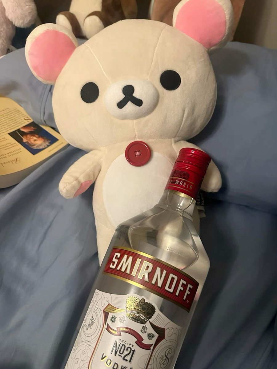 yaerizhuo's tweet photo. how pinterest views you

- (your name) core
- cat
- album cover
- drink

i love cheeze https://t.co/20jvO434Nq