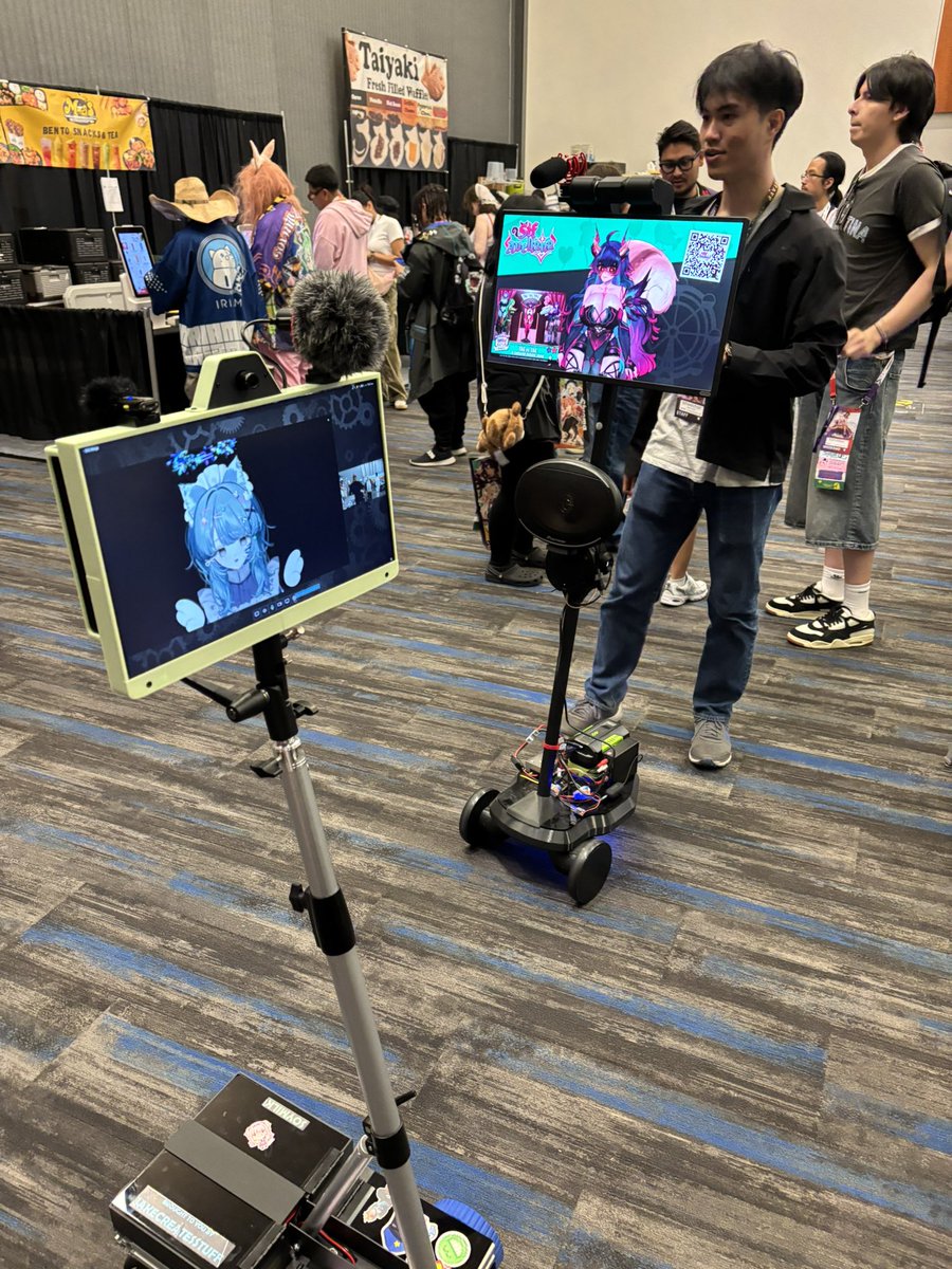 JakesCreating's tweet photo. Yesterday's #offkai bot driving was so fun! Thank you to everyone that said hi!!!

We'll be on the floor once again with soy, so if you see us, feel free to stop by and collect your surprise gift 👀 https://t.co/fZ9eQJav4j