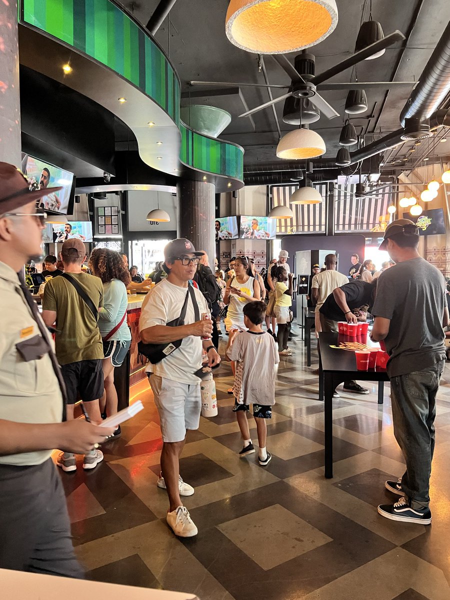 kristycomika's tweet photo. Can’t wait to see this!! Littering and..

@SuperTroopers @brokenlizard @searchlightpics 

#supertroopers3 #sdcc #SDCC2026 https://t.co/T1GNcUtXHH