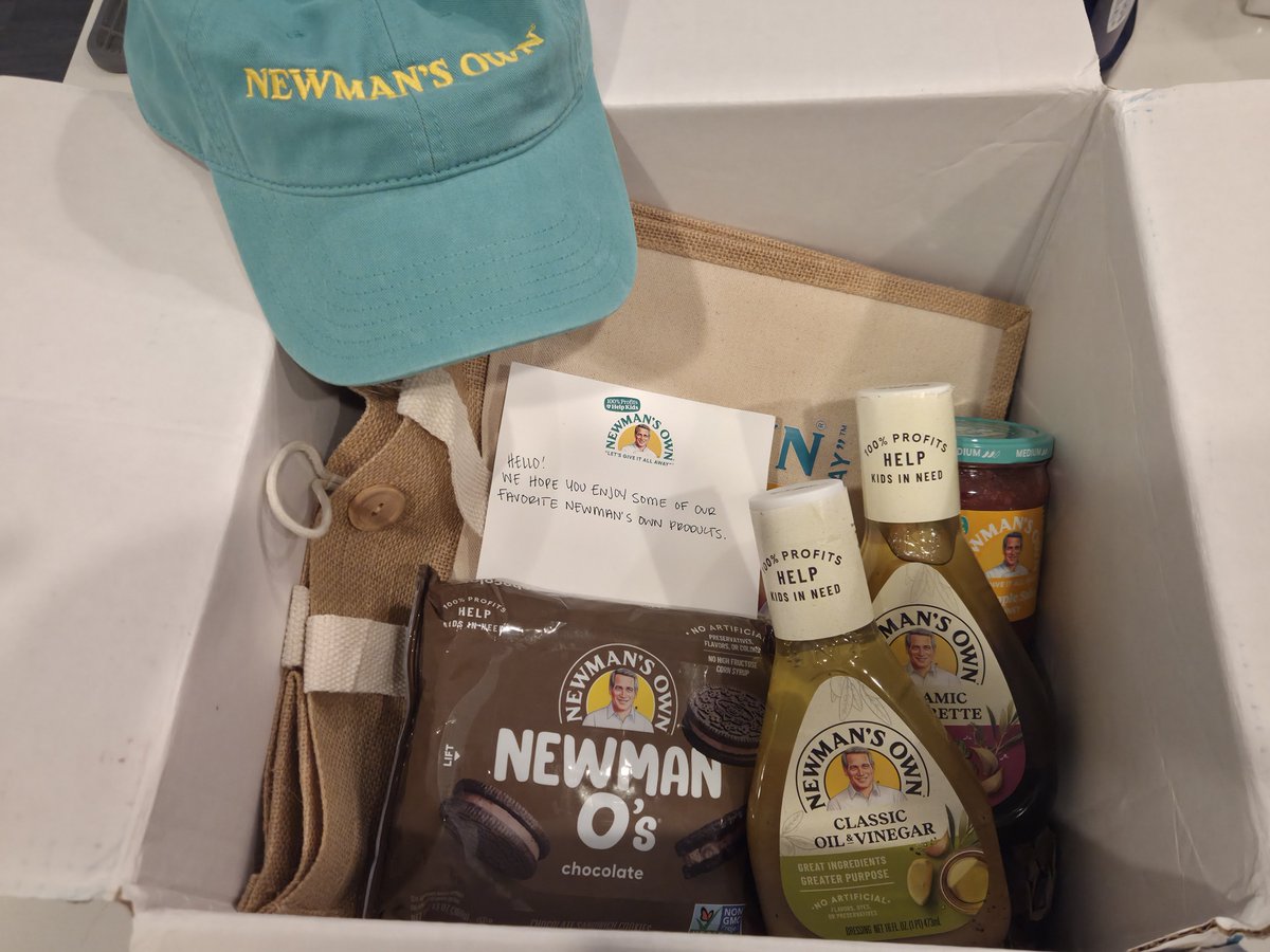 HuggbeesTV's tweet photo. So it turns out making fun of a national food conglomerate gets you some sweet gifts https://t.co/jAk1RM8u6k