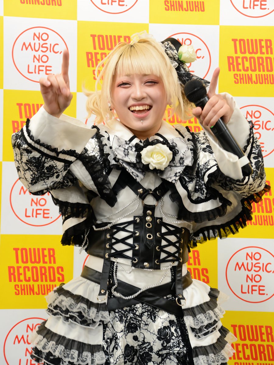 oiran_str's tweet photo. 26.7.25 タワレコ新宿
#メイメイ #Frill
#ふりるちまと返し縫い日記
パフォーマンスと表情よくて自然と撮りたくなるわね💃 https://t.co/HZtvdMay76