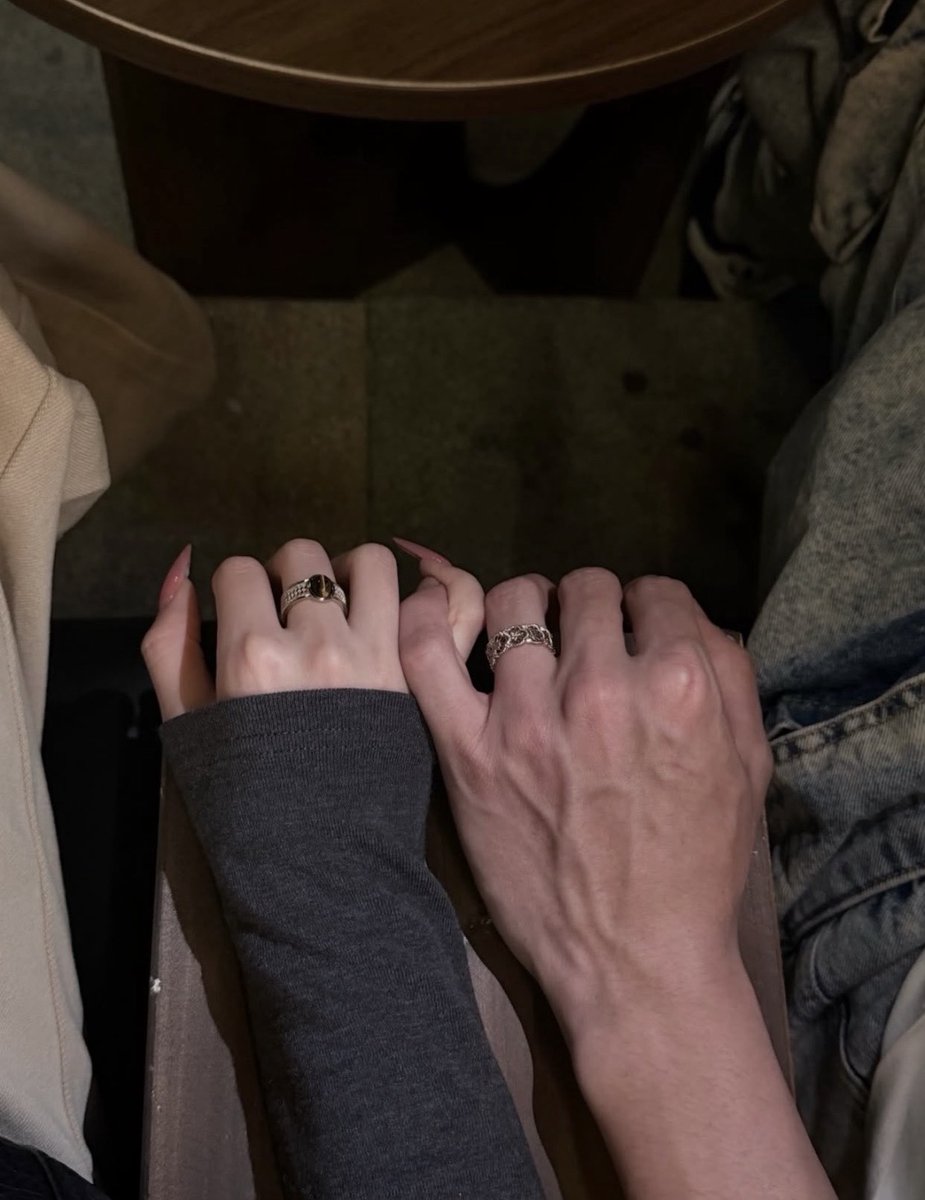 Coupleshands's tweet photo. https://t.co/ryLBZHrBog
