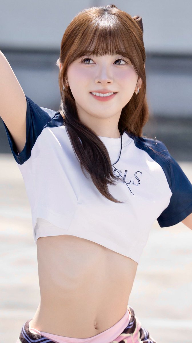 tzmicg's tweet photo. Niziu ミンヒ　脇汗 https://t.co/1z2IHYSxi0
