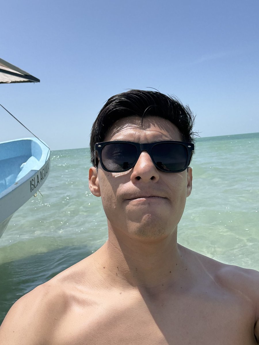 erickcanul1's tweet photo. Vacaciones be like… 😎 https://t.co/WZKhHBAoFs