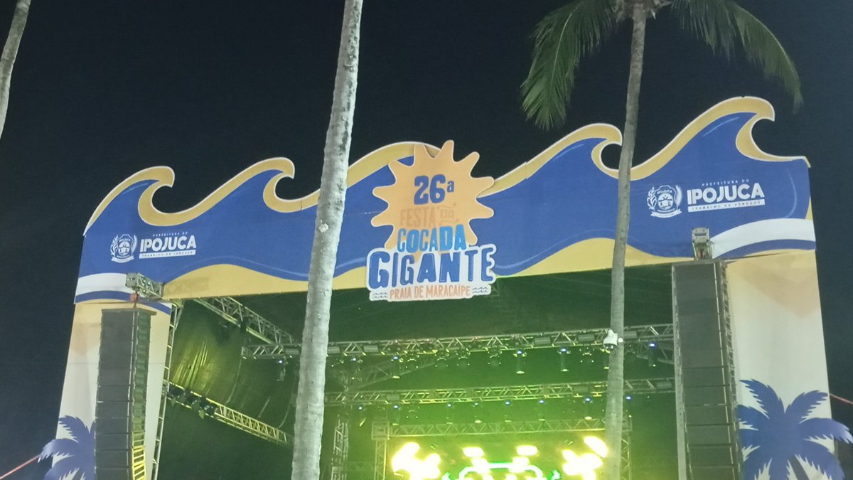 Pacheco_arte's tweet photo. "odeio homem que vai na vigésima sexta festa da cocada gigante de Ipojuca Pernambuco"
Eu sendo horrível https://t.co/9nhi5nalpY
