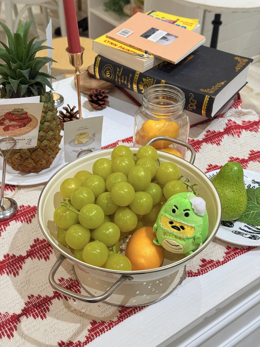 Noevernever's tweet photo. 🦕🥚#ぐでたま https://t.co/YQEnyaO0ch