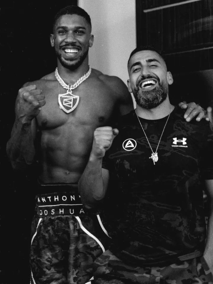 MMArena_'s tweet photo. Anthony Joshua qui rentre sur un son iranien en souvenir de son meilleur ami décédé il y’a quelque mois dans un accident de voiture.

C’est beau. https://t.co/2kjZbdv5NV