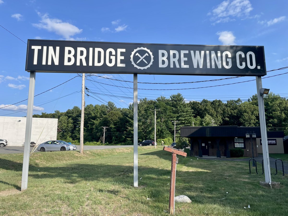MassBrewBros's tweet photo. Drinking Raspberry Lemon Cake at @Tinbridgebrewco in Westfield, MA https://t.co/0jMoGQdF6U