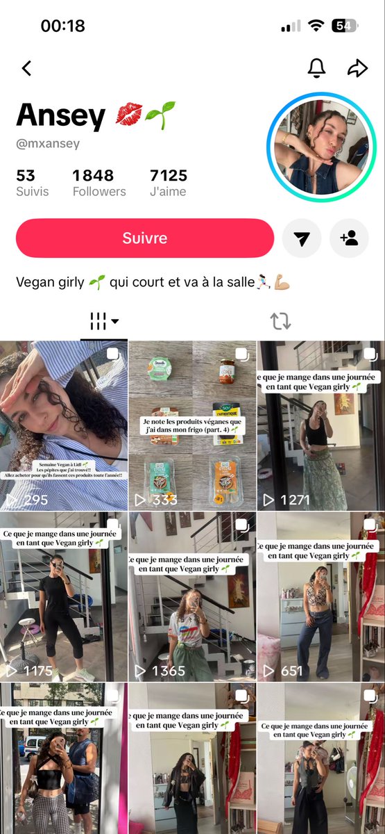 _cynthiax's tweet photo. Ce compte m’a bloqué qd j’ai dis que c’était pas ok de promouvoir les nuggets macdo vegan
Les blancs bourgeois qui n’incluent ni la lutte décoloniale ni la lutte des classes dans vos combats anti-spécistes vous êtes juste des suprémacistes de merde sous couverture https://t.co/xYTlt3EtuY