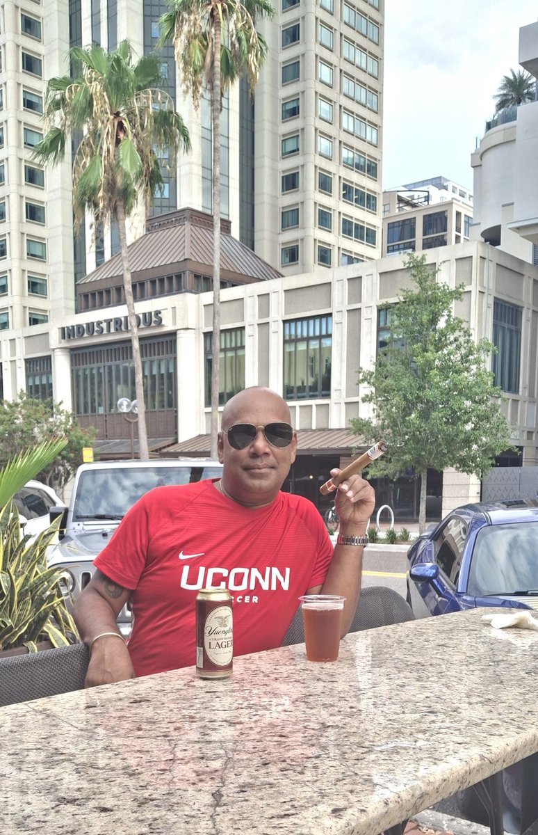 steve_balkaran's tweet photo. Taking it easy.  Vacation mode 
#stevebalkaran https://t.co/duC5fepMFO