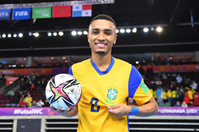 CentralDoBrega's tweet photo. Leozinho (ex-Magnus Futsal) marcou 3 gols nos últimos 2 jogos do Athletico no Brasileirão 2026.

do FUTSAL para o mundo.

Jogando demais! 👏🏻 https://t.co/nl1KFgJjDI