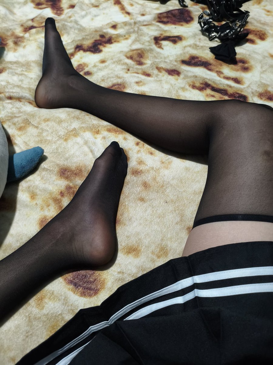 FemboyStarSix's tweet photo. #Feet ʚ♡ɞ #Femboy ʚ♡ɞ
               :3 "haiii" https://t.co/PXaZImxVeS