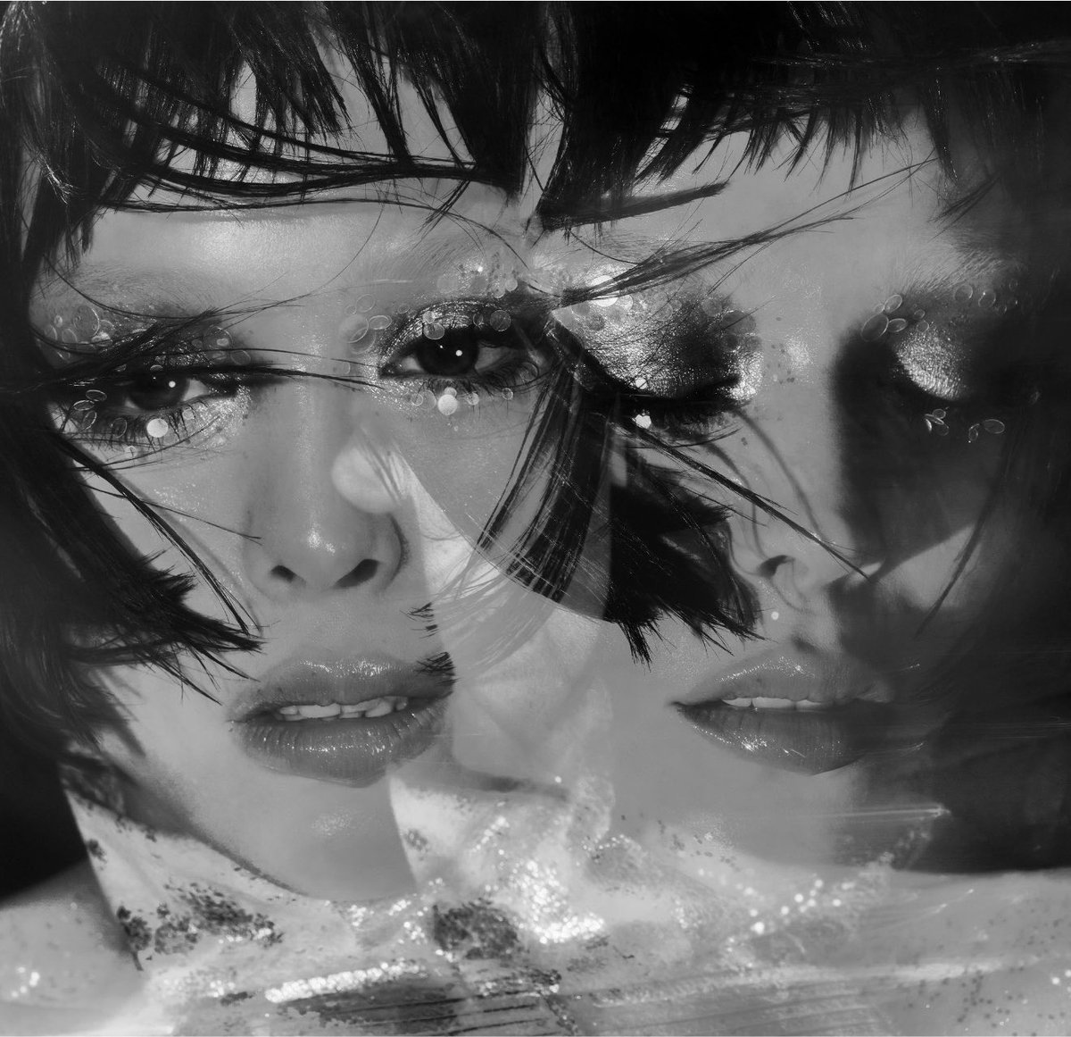 keniconnor's tweet photo. “Flow Mamita Rica” (2024) de Kenia Os +58k supera en streams diarios a “Lucid Dreams” (2026) de Danna Paola con 53k https://t.co/91yopgf3WC