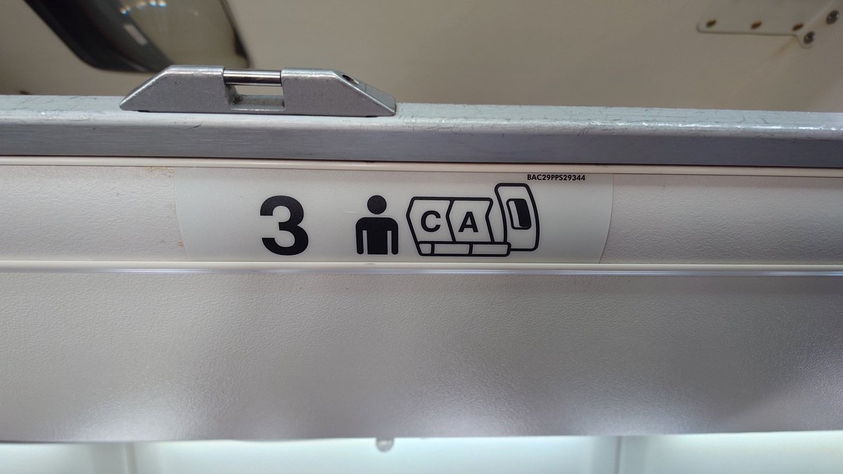cho_cho_no's tweet photo. おっは〜！
#おは活 

本日より高知出張〜✈️

毎月出張で飛行機に乗ってるけど、今回初めてクラスJの席です🤩（安く買えたので）
ラグジュアリｨｨｨｲｲｲｰｰｰ!!! https://t.co/vEXhVvOESx