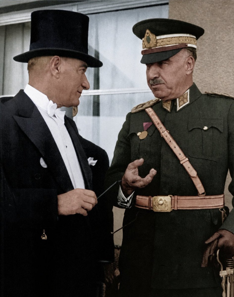kronikkdokuman's tweet photo. Türkiye Cumhuriyeti'nin İki Mareşali sohbet ederken. (29 Ekim 1937) https://t.co/yUIptIR0zo