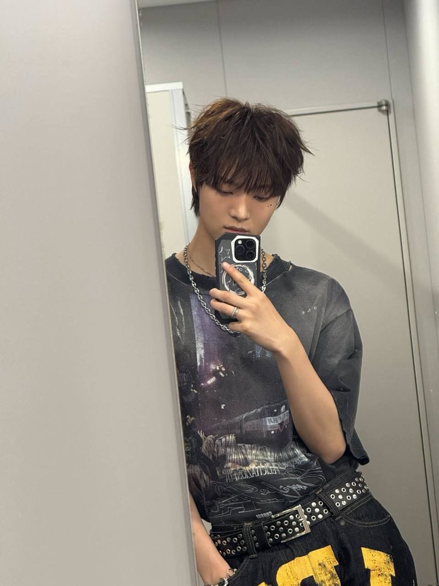 Ponyuijoo's tweet photo. ミ★Bang, bang, sora ni saita fireworkミ★

#LUNÉSelcaDay #LUNÉJidoriDay @andTEAM_members #JO #NICHOLAS https://t.co/IsAMFw2LCB