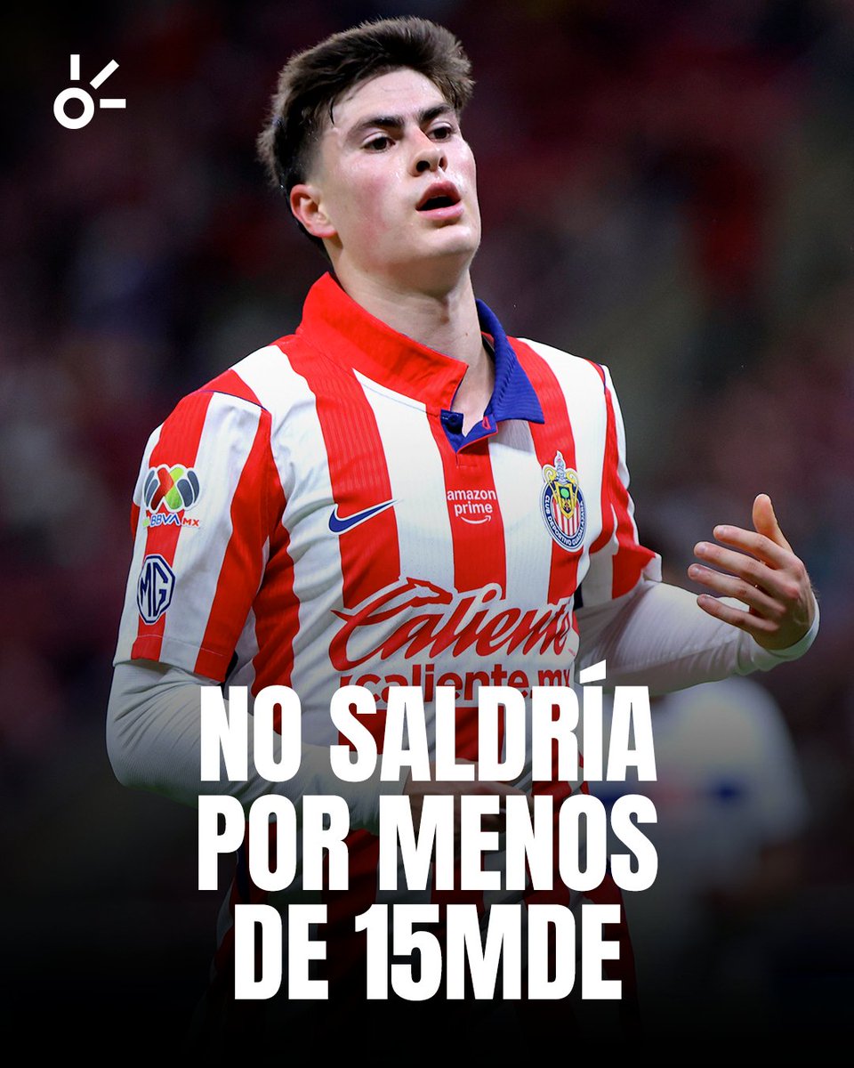ClaroSports's tweet photo. 💣¡CHIVAS YA LE PUSO PRECIO A LA HORMIGA!🐐

Si un club de Europa quiere fichar a Armando 'La Hormiga' González, tendrá que poner sobre la mesa 15 millones de euros, la cifra que el Rebaño habría fijado para negociar a su delantero tras su explosión con México en el Mundial, según informa nuestro reportero @josemagarrido 😌

Y si el interés llega desde una liga exótica, como la Saudi Pro League, el precio subiría hasta los 18 millones de euros, una operación que podría convertirlo en la venta más cara en la historia de la Liga MX. 💰🇲🇽