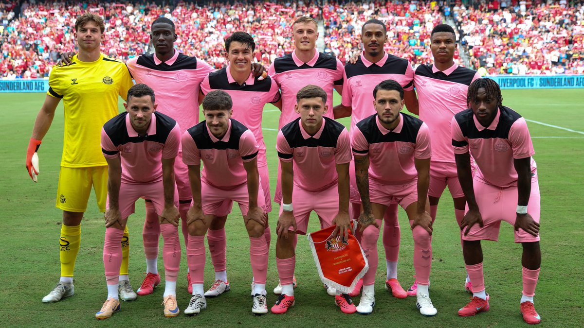 SunderlandAFC's tweet photo. Sunderland in Nashville 🩷🇺🇸 https://t.co/RVoy8P0cJU