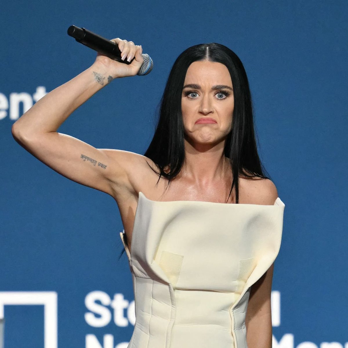 IfindRetards's tweet photo. Retard sold her song catalog for $225 million and is now angry people are using her songs. 

Fuck off, retard. https://t.co/2HaR5CPMhh